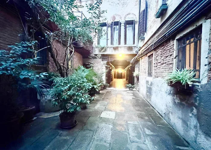 Dei Templari By Ca-sa Check * Venetië